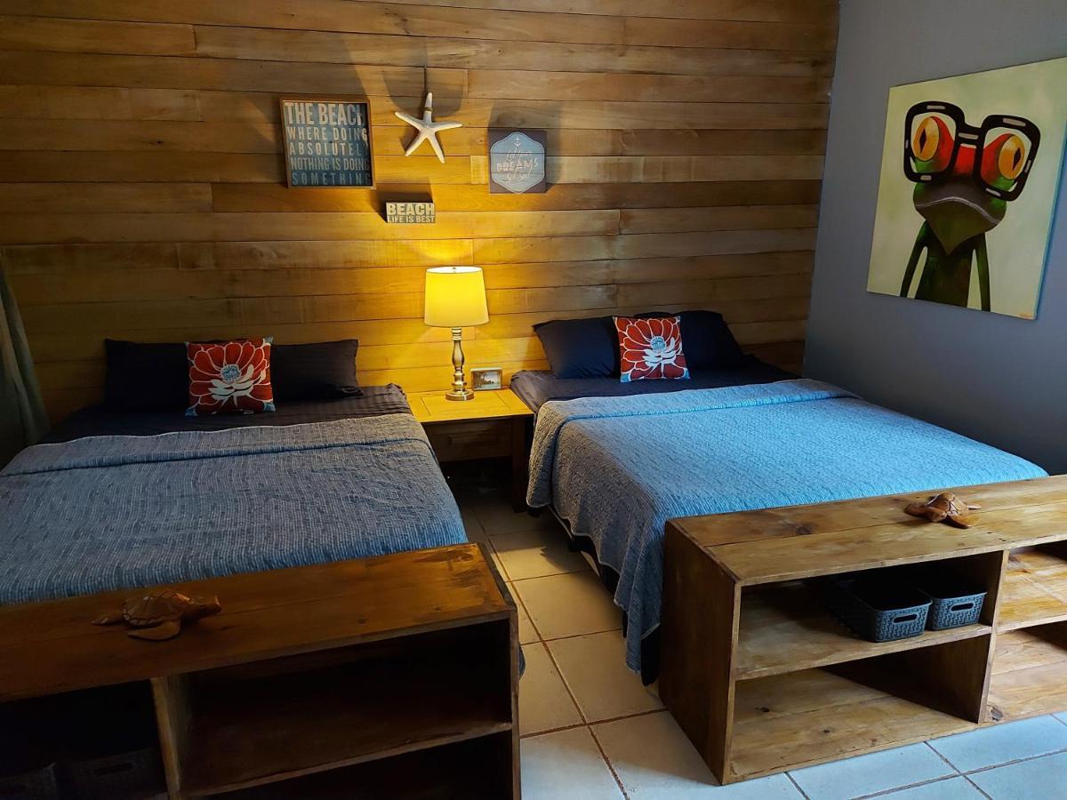 Casa Oceana Bed & Breakfast Bocas del Toro Exterior photo